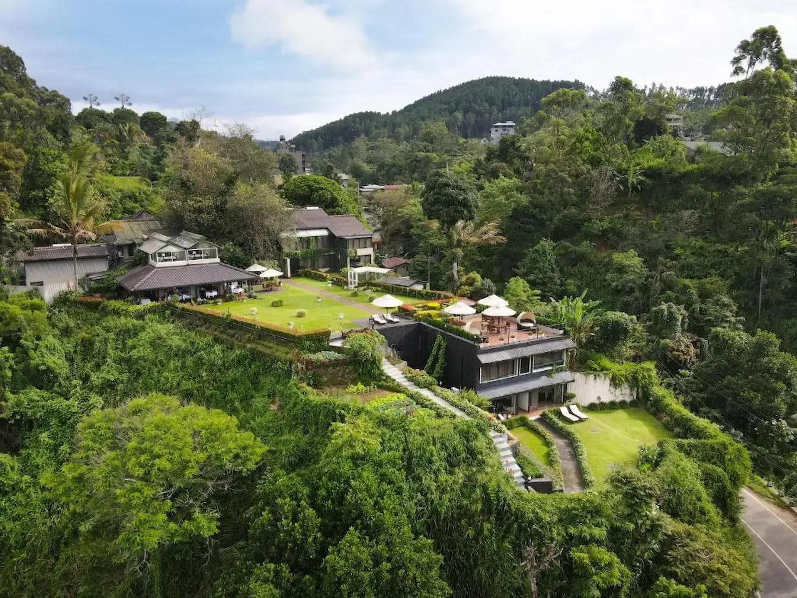 EKHO-Ella-boutique-hotel-with-mountain-views-in-Ella-Sri-Lanka