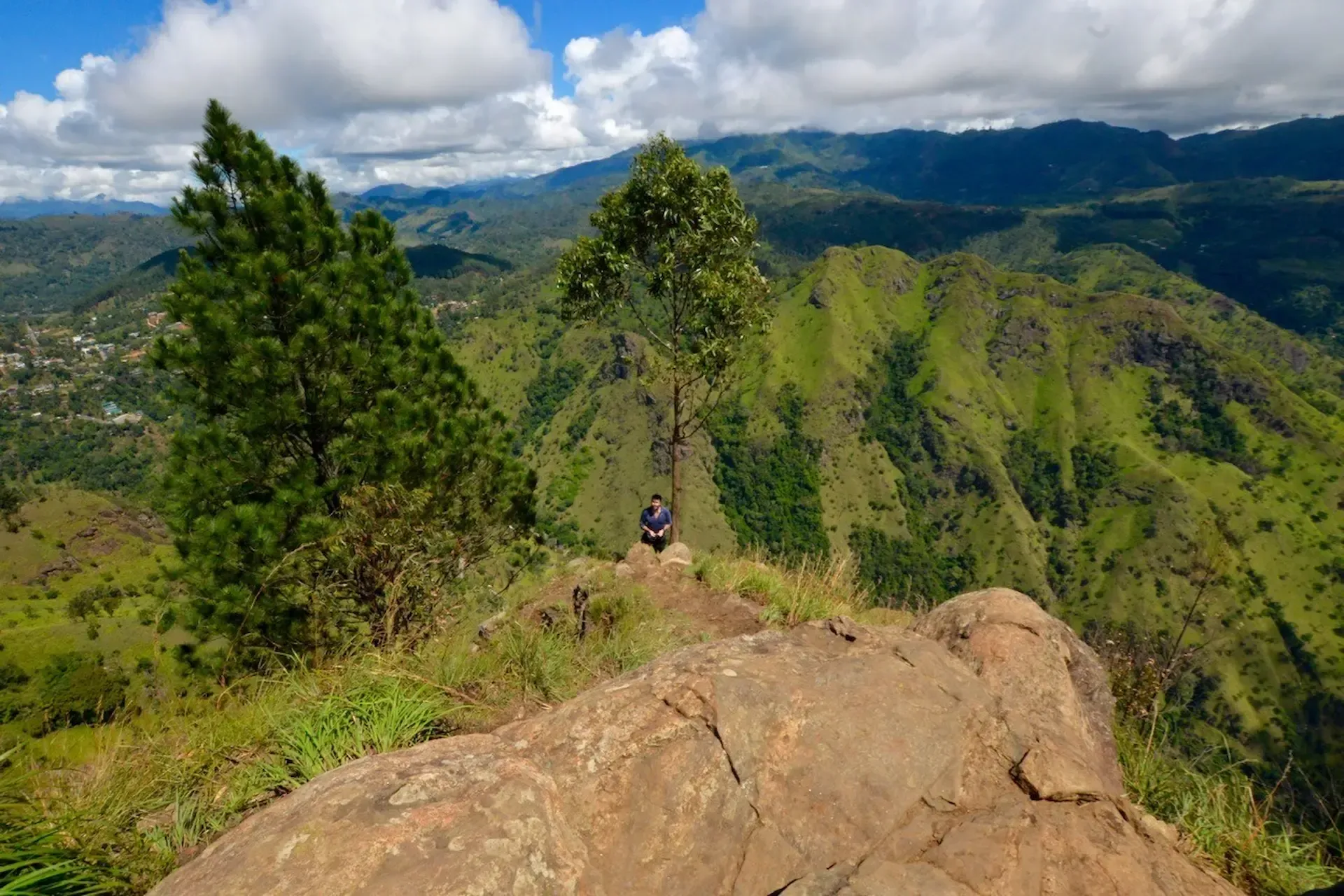 Ella-Rock-hiking-adventure-with-mountain-views-Sri-Lanka