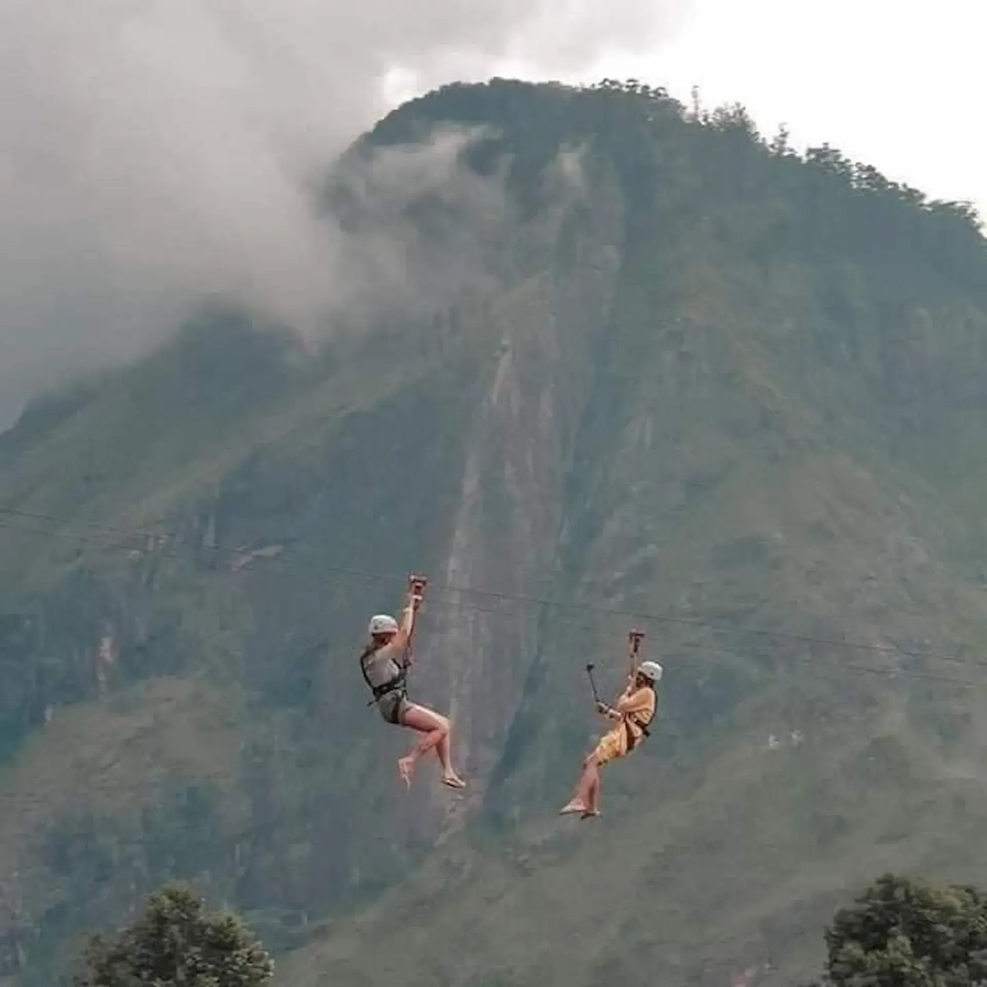 Flying-Ravana-Mega-Zipline-soaring-above-the-hills-in-Ella-Sri-Lanka