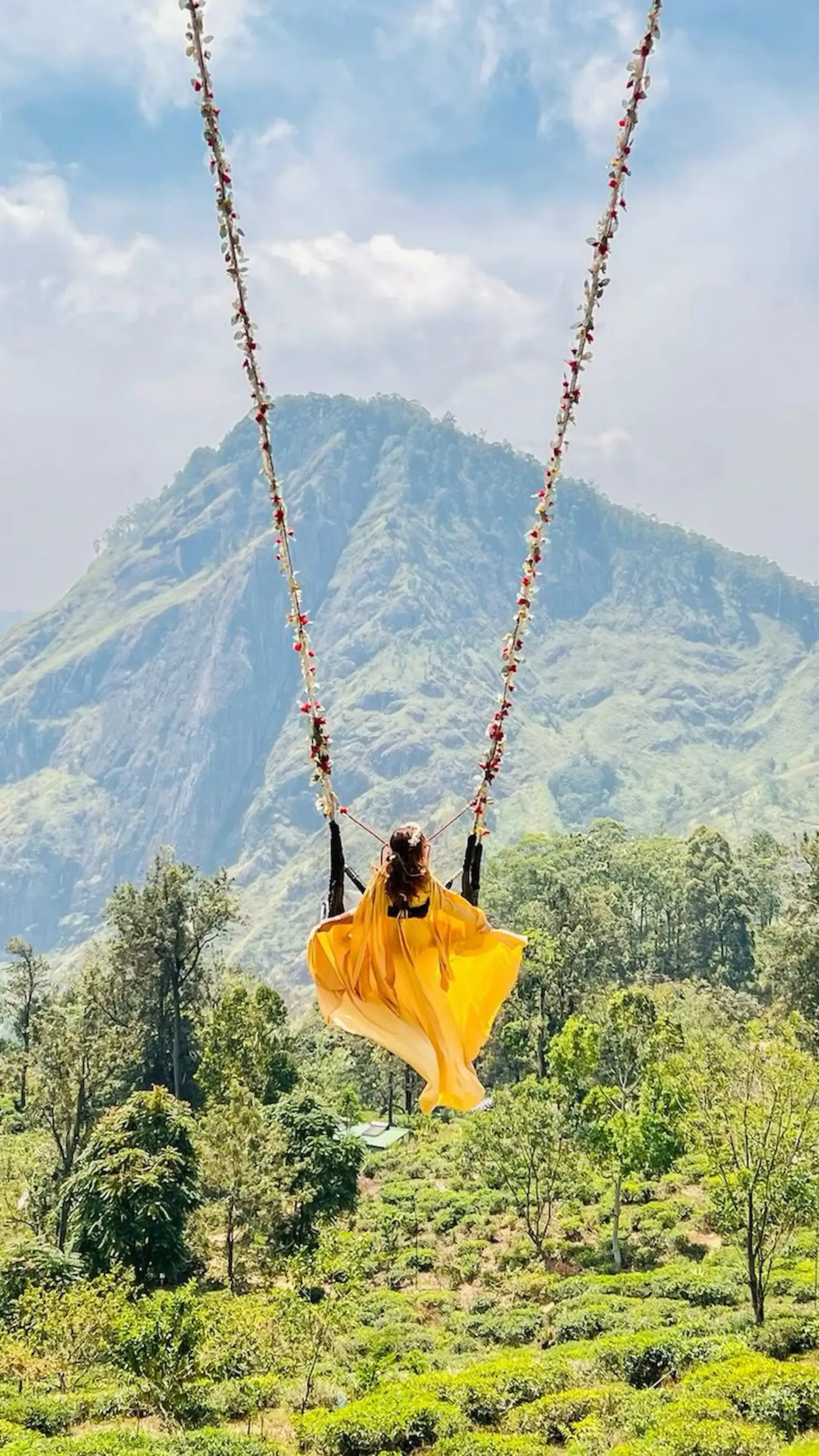 Scenic-mountain-swing-experience-at-Flying-Ravana-Ella-Sri-Lanka