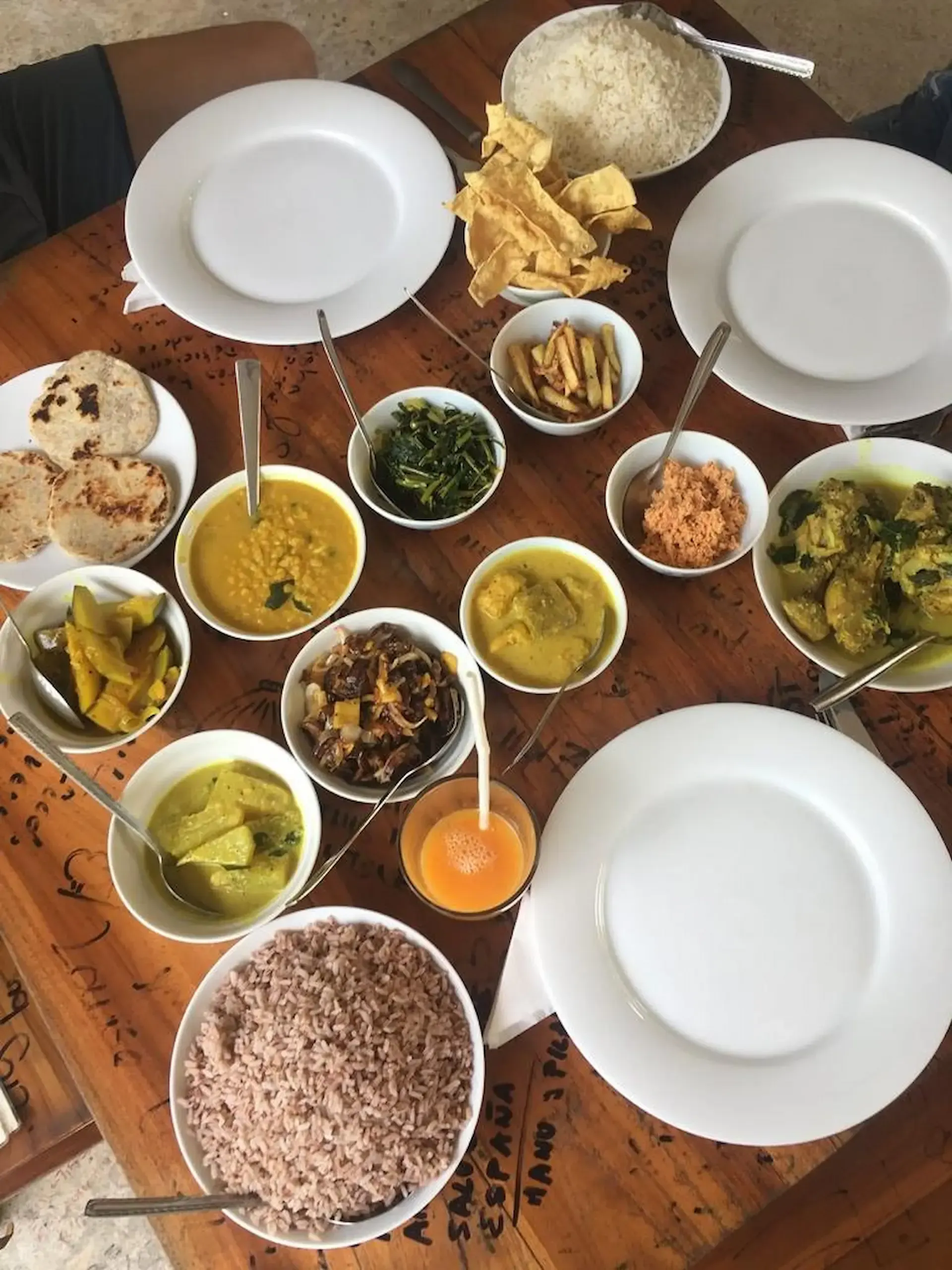Traditional-southern-Sri-Lankan-cuisine-with-local-flavours