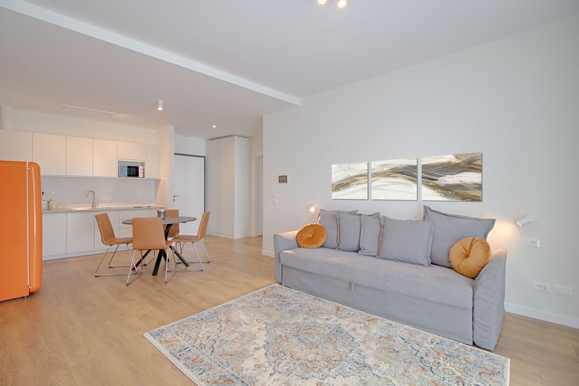 One bedroom apartment with sofa bed in Lake View Complex