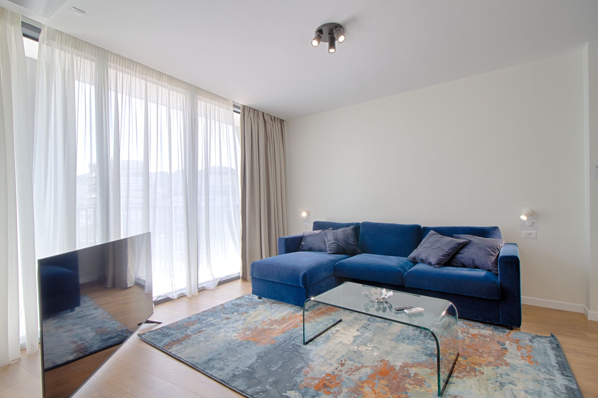 Two bedrooms apartment with sofa bed in Lake View Complex