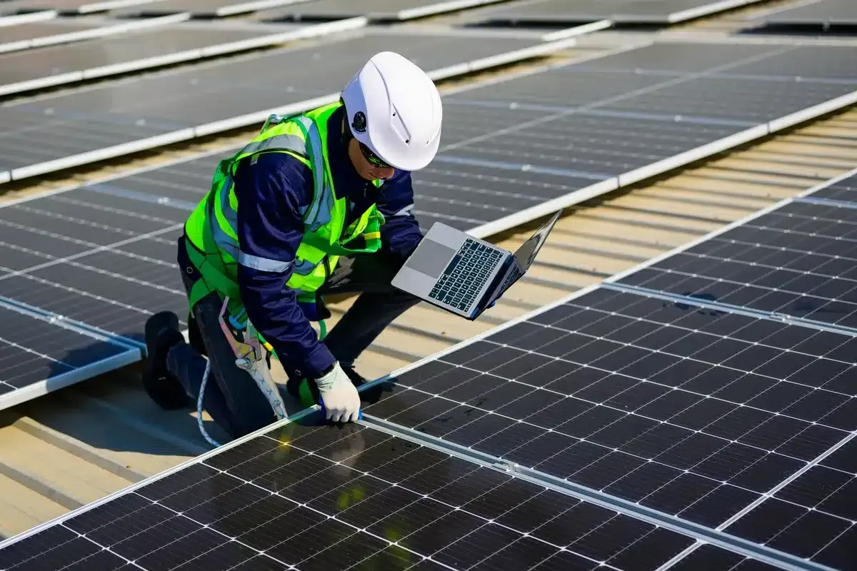 Solar panel maintenance in Edgewater, MD