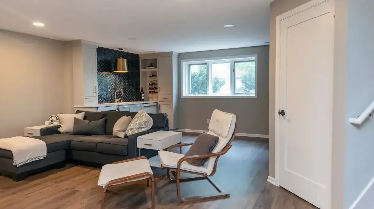 Lower level basement remodeling by Bella Domicile