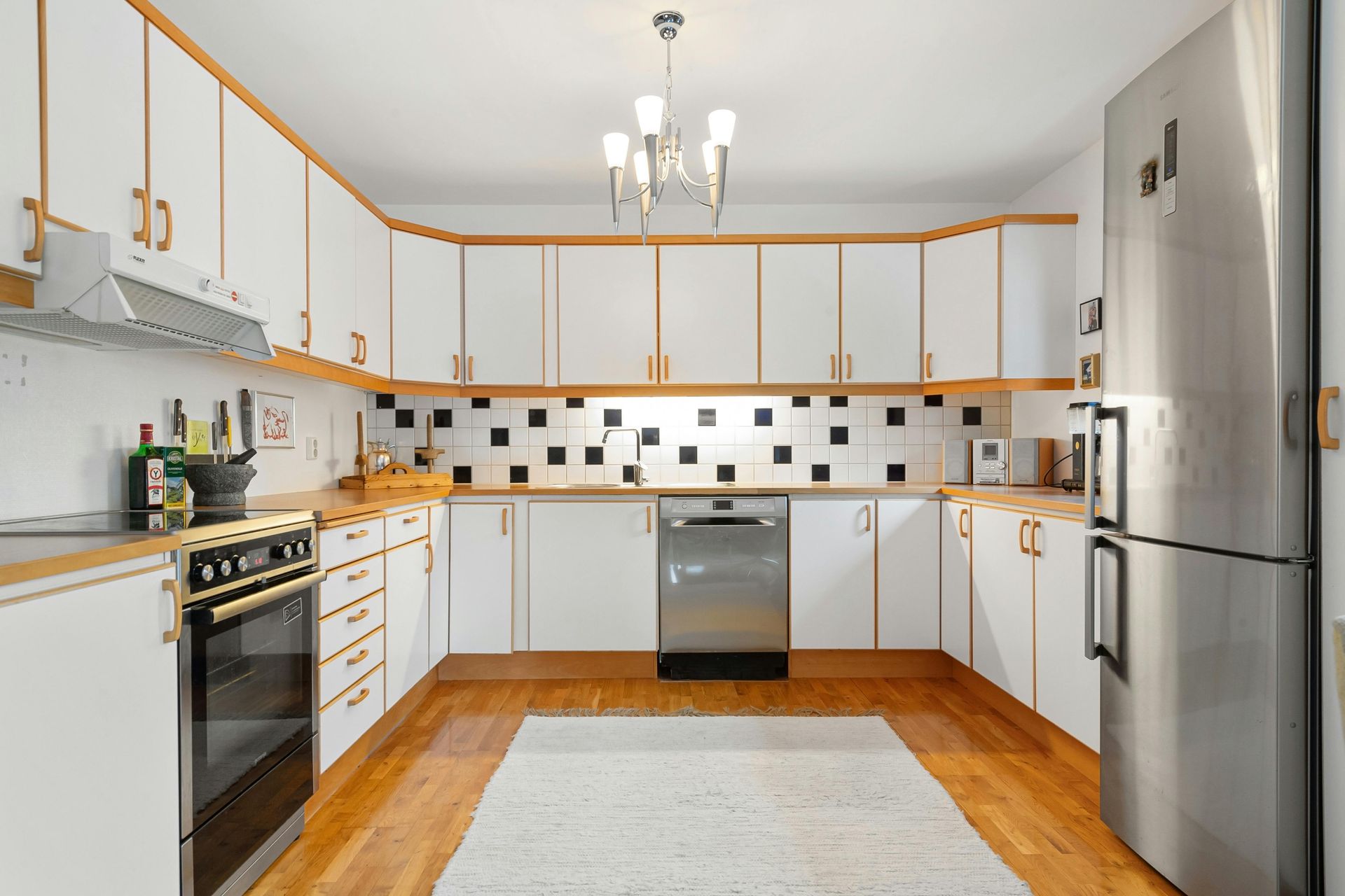 Licensed kitchen cabinet contractor Tampa Bay Florida