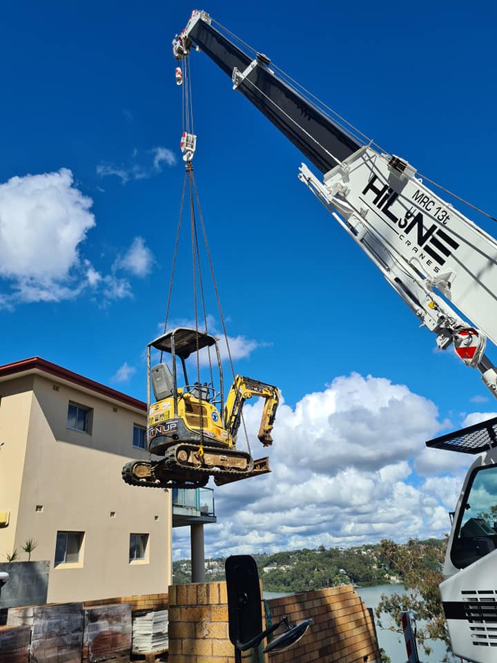 crane hire for construction equipment