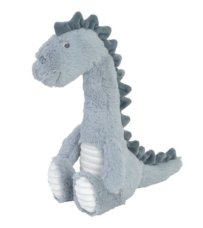 Grijze pluche dinosaurus met donkere stekels, witte buik en zittende houding op een witte achtergrond.