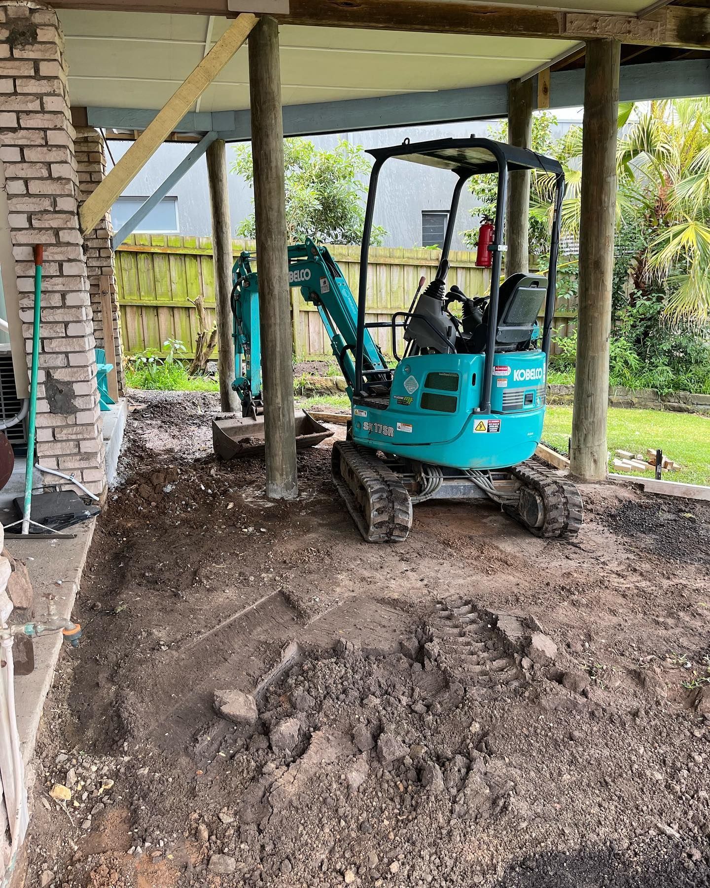 earthworks in smiths beach