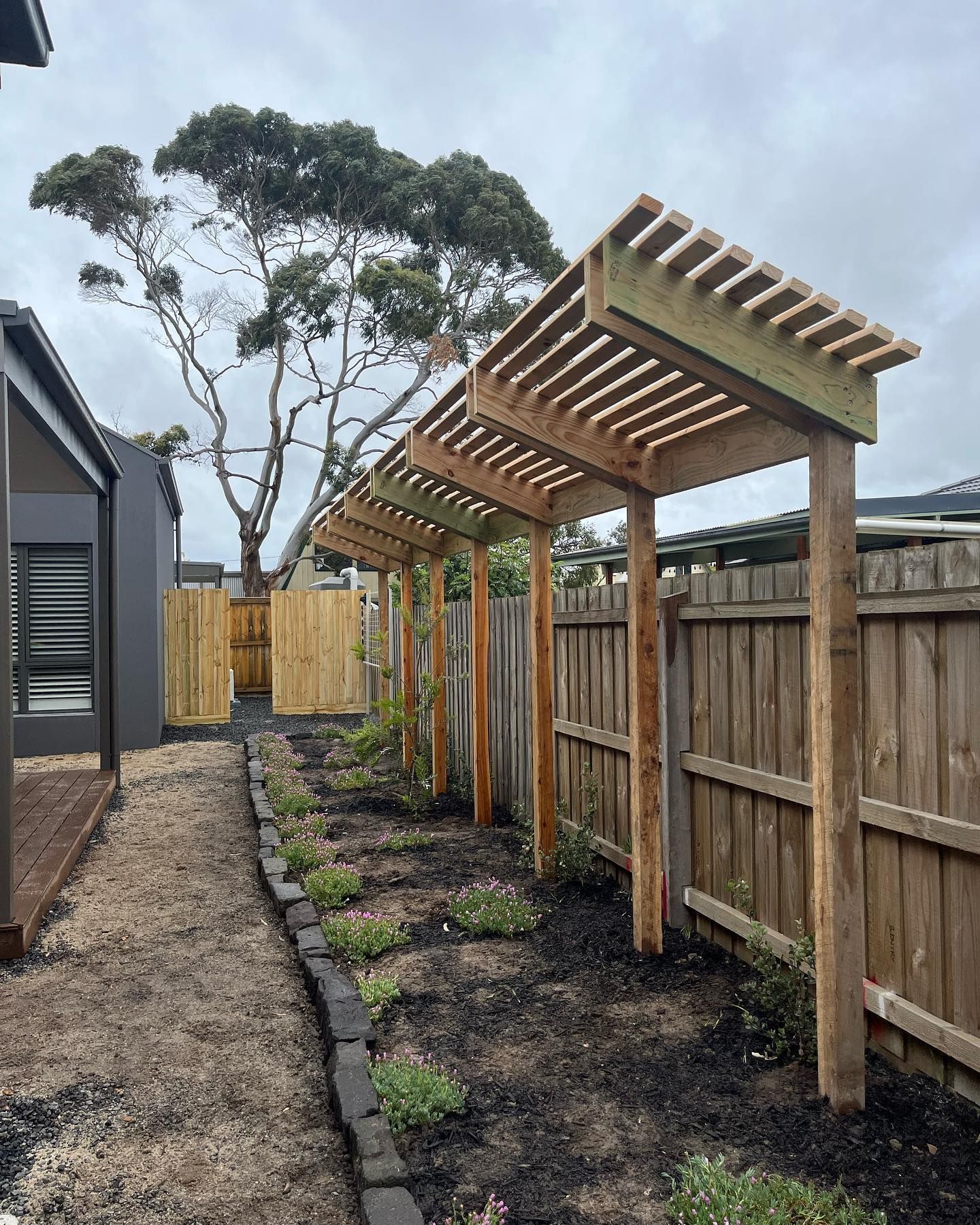 landscaping pergola