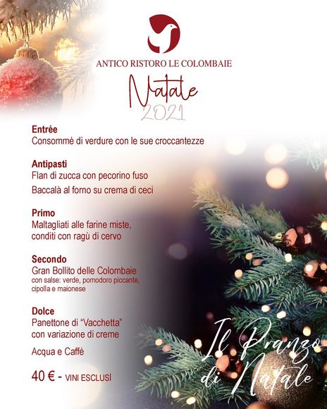 Un menù per una cena di Natale con un albero di Natale sullo sfondo.