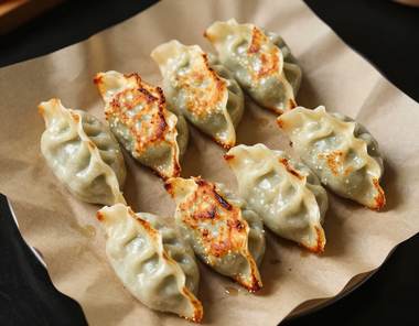 Gyozas doradas a la plancha