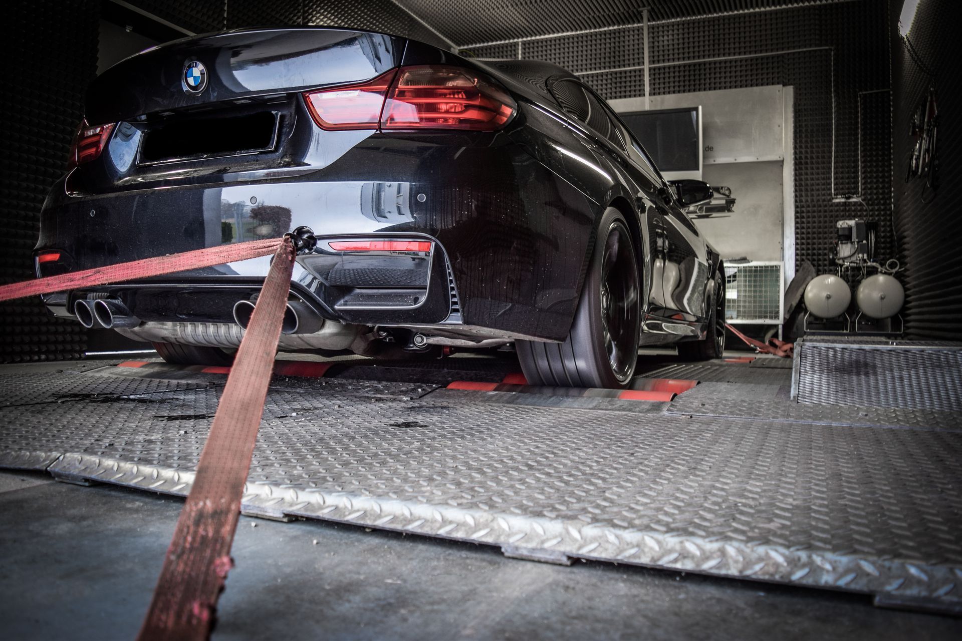 Vehicle in the workshop at ES Automotive Solutions in Ottersberg