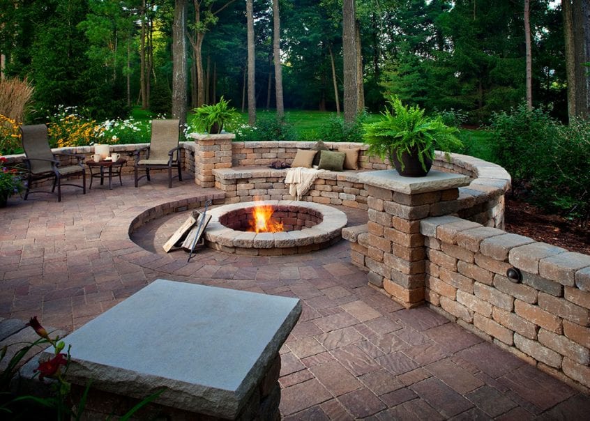 paving stone backyard