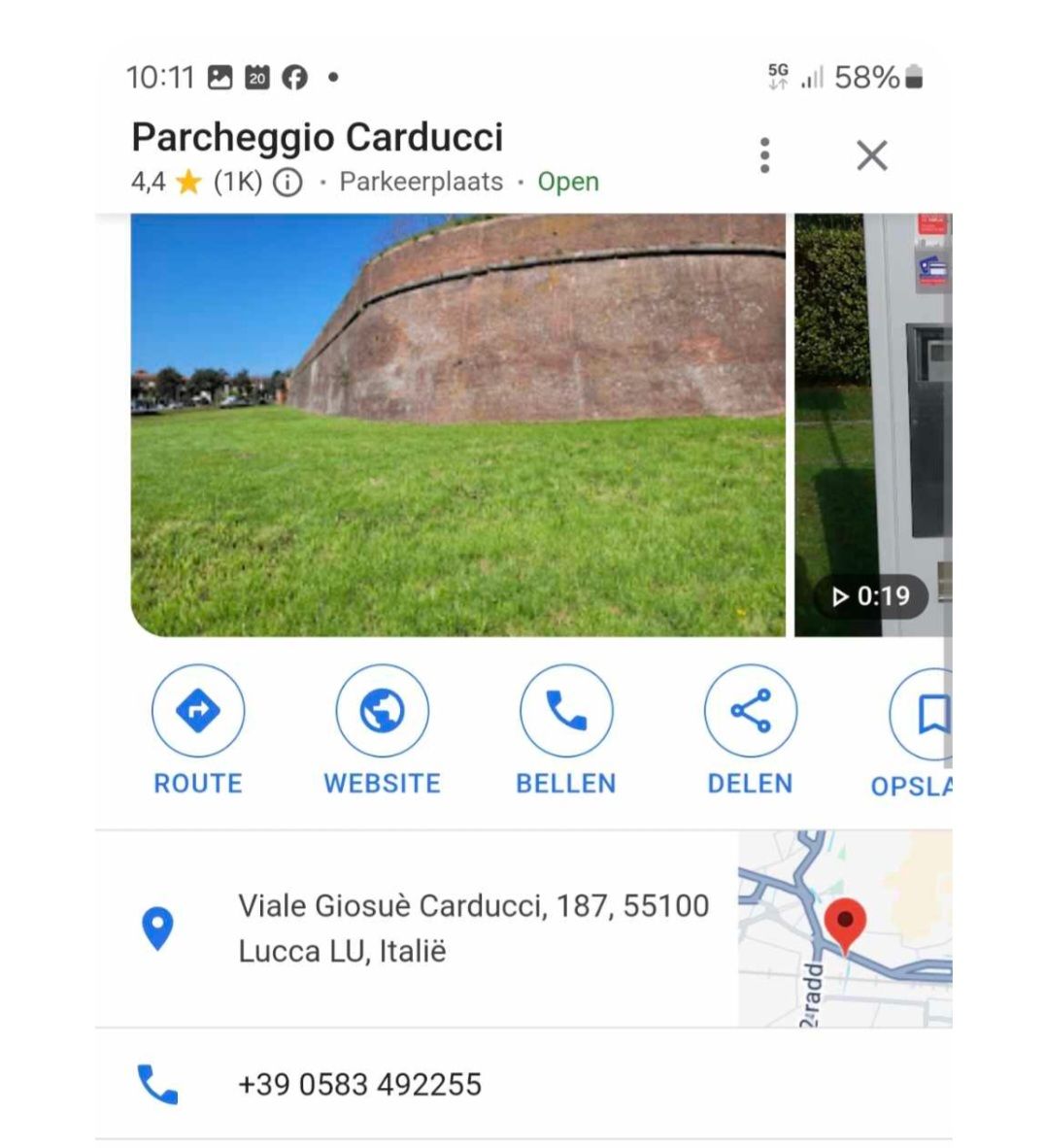 Google Maps-vermelding voor de parkeerplaats Parcheggio Carducci in Lucca, Italië, met adres, telefoonnummer en route-opties.