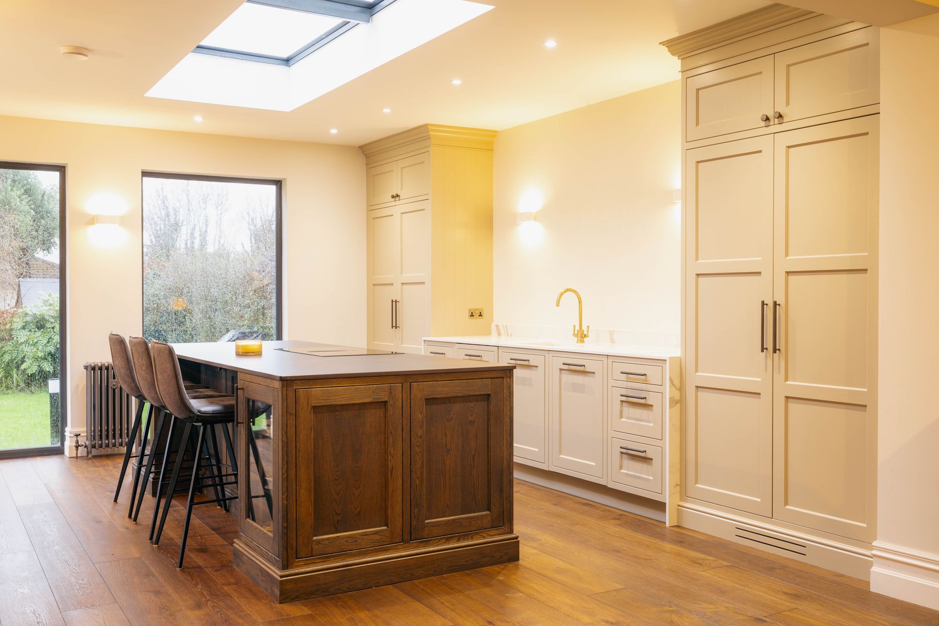 Solid Wood Island - 2 Tone Colour scheme 