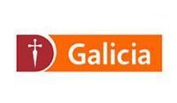 Logotipo de Galicia con cruz blanca sobre fondo granate y naranja.
