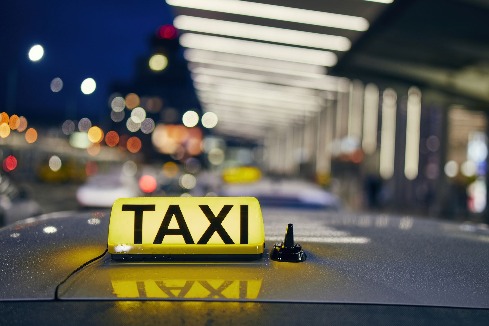 Airport Transportation in Kailua Kona, HI | R Jay Taxi