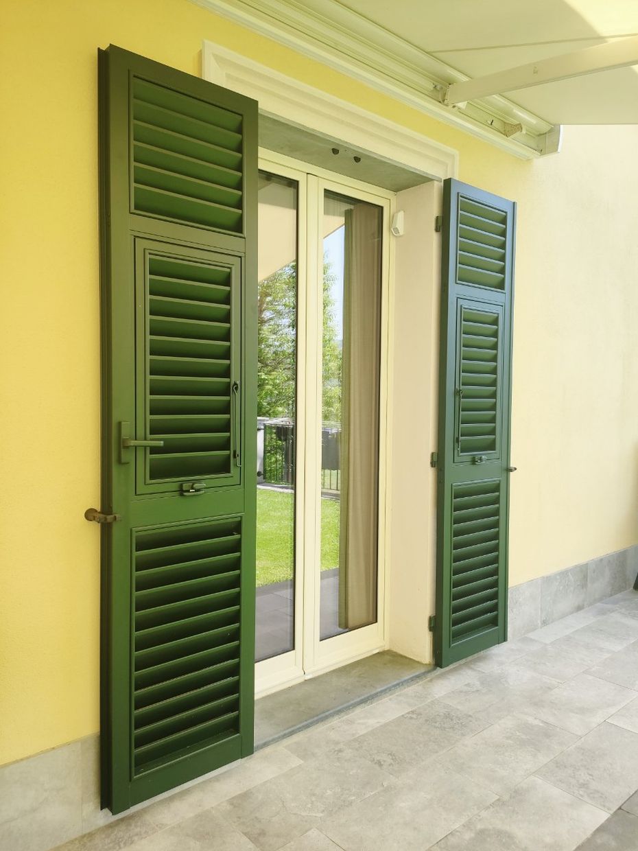 infissi a battente per porta finestra
