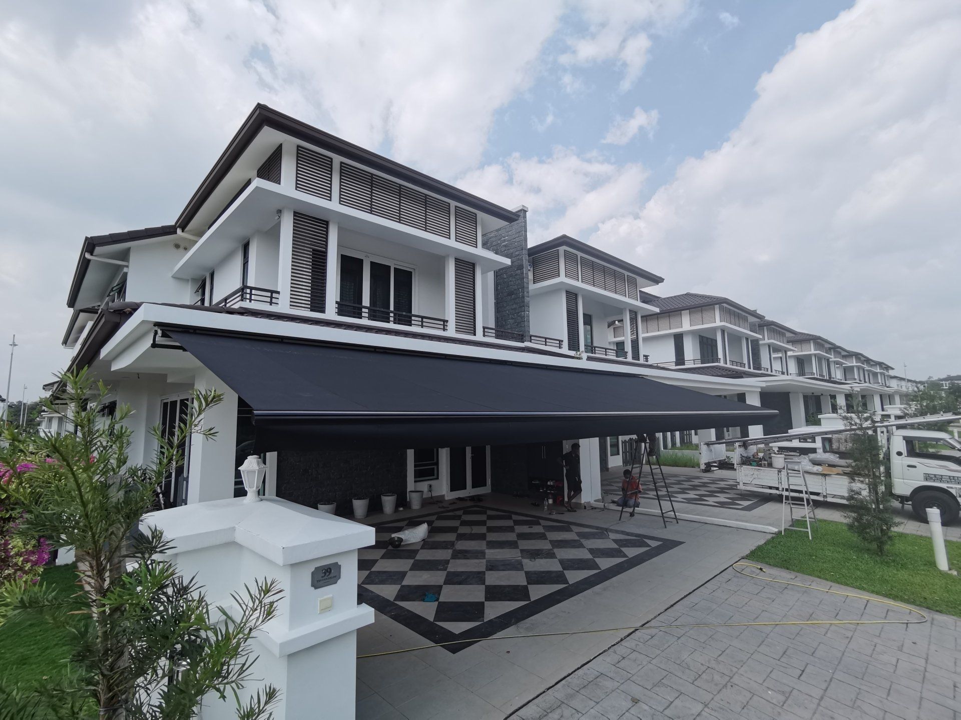 Retractable Awning
