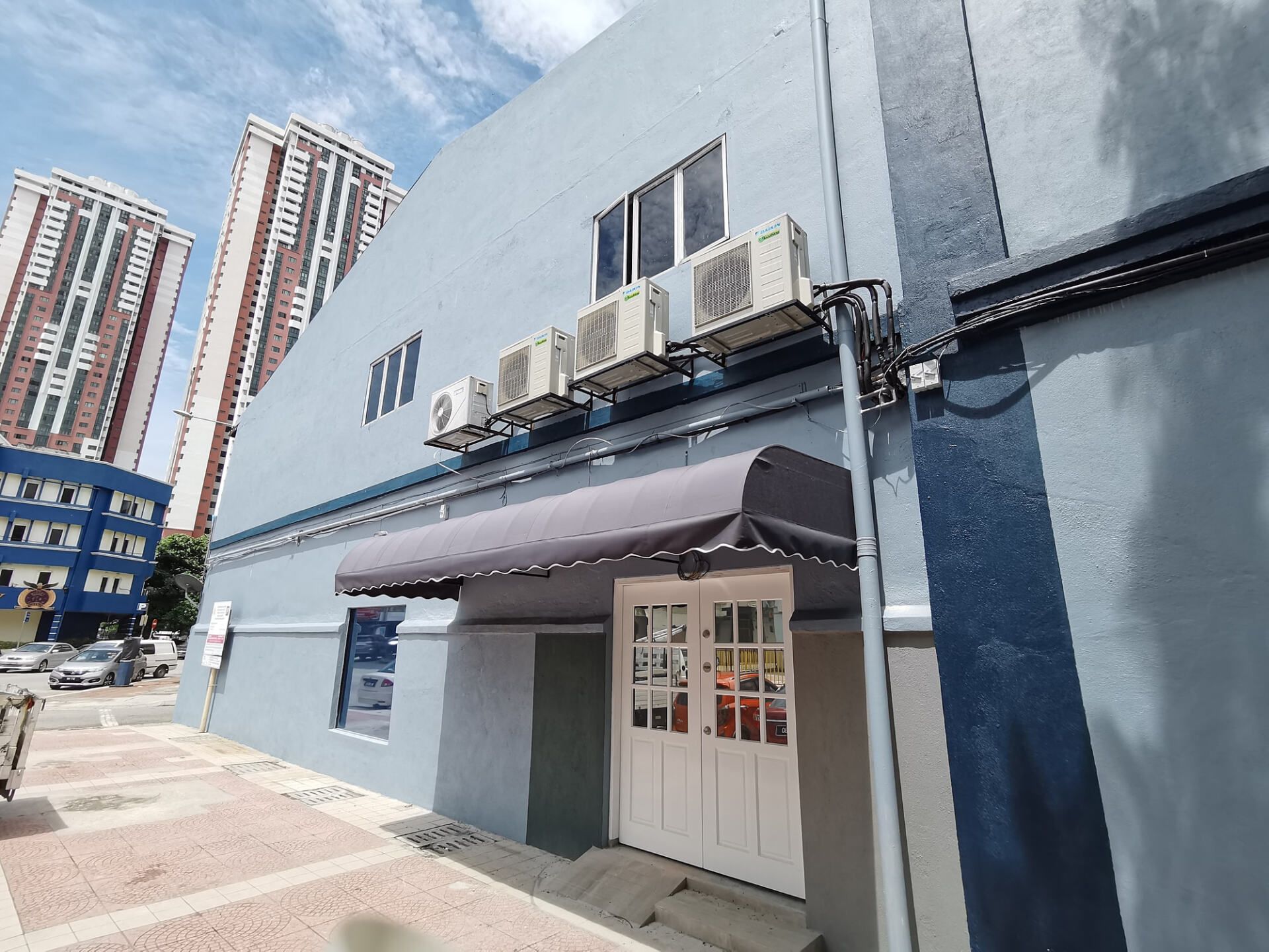 Quarter Round or Convex Awning