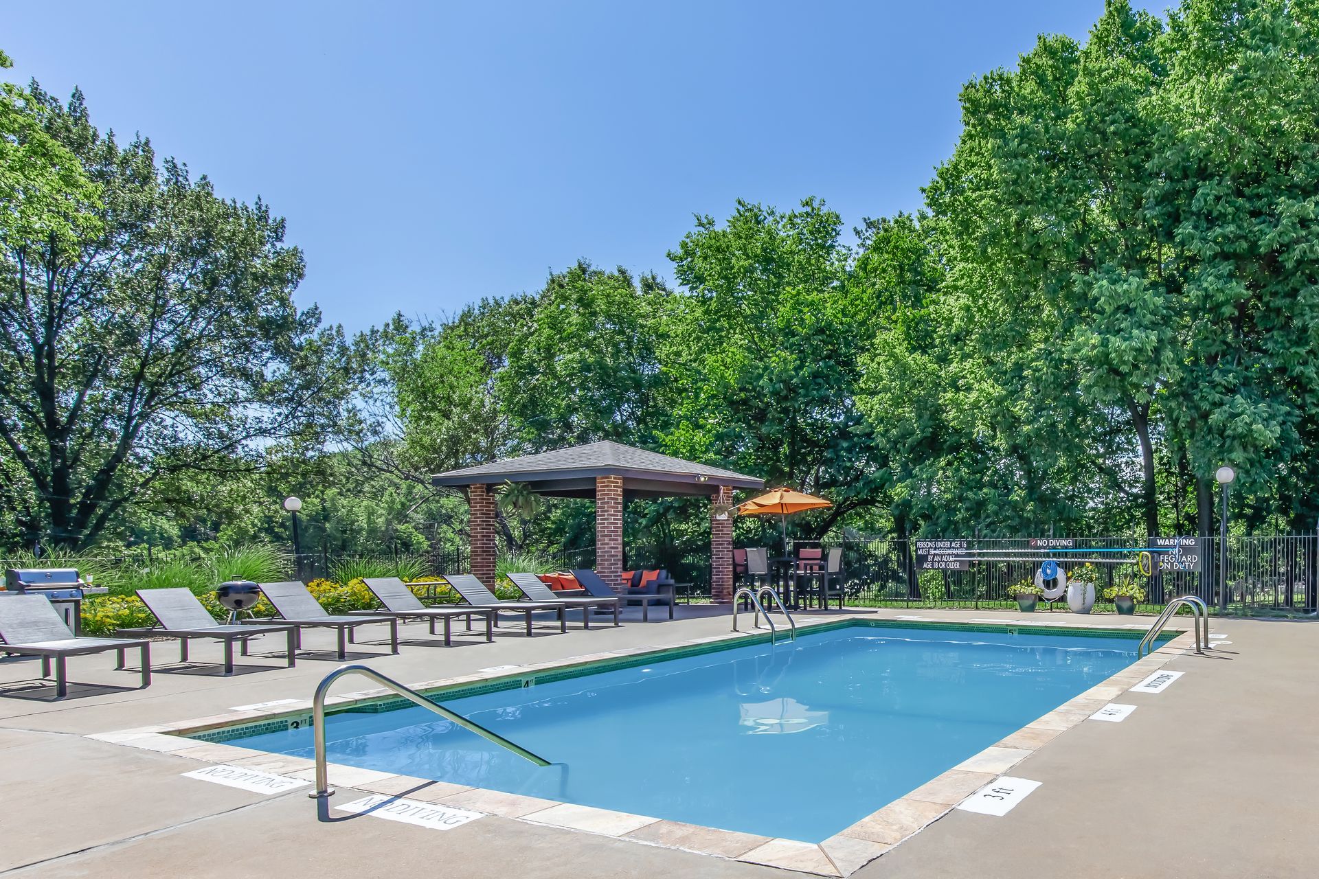 Pet-Friendly Apartments | Falcon Point Apartments | KC