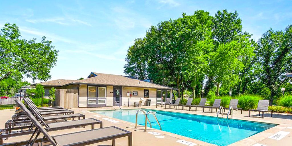 Pet-Friendly Apartments | Falcon Point Apartments | KC