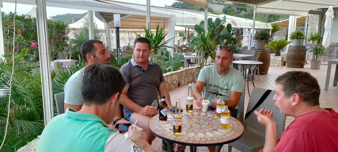brindisi finale alla feniglia