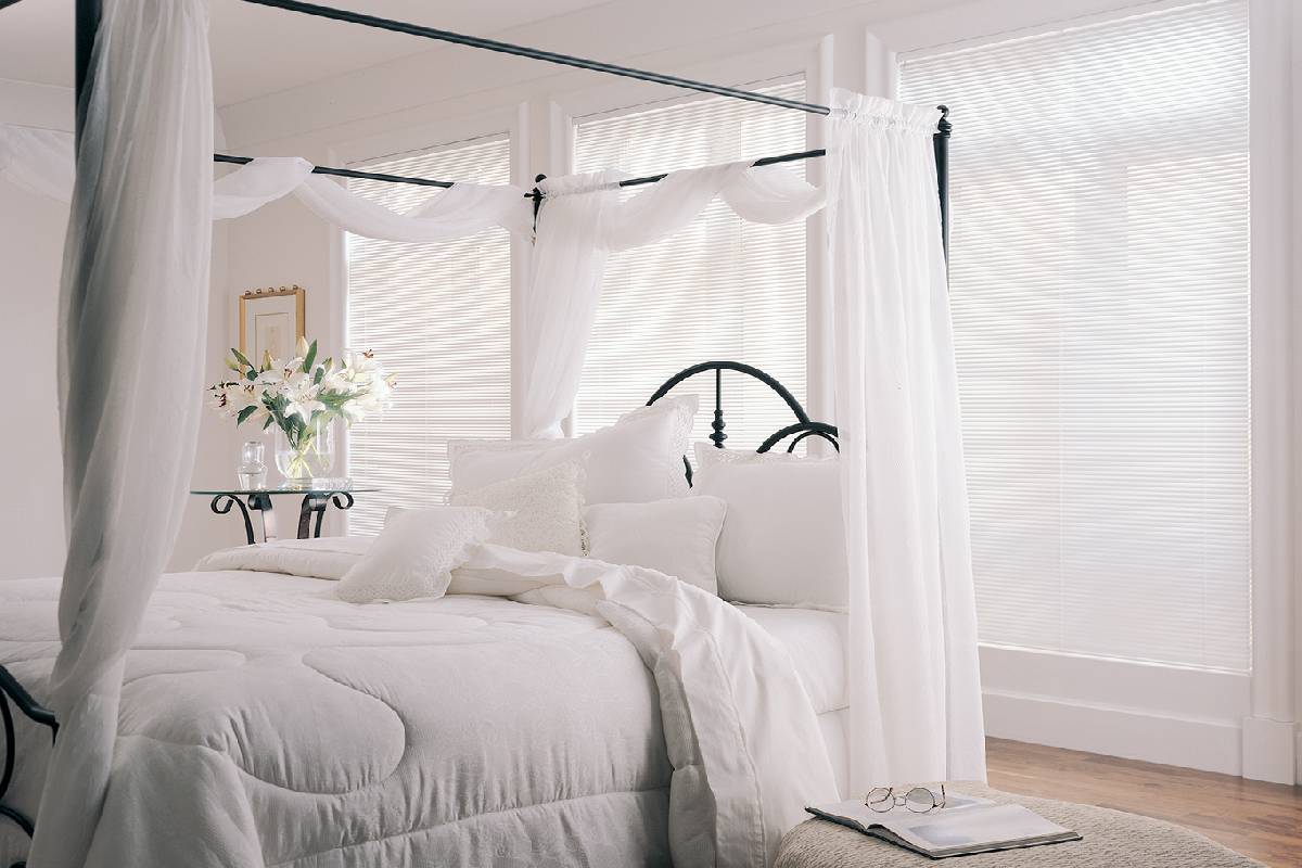 Blinds, Hunter Douglas Modern Precious Metals® Mini Blinds, aluminum blinds, metal blinds near Vacaville, California (CA)