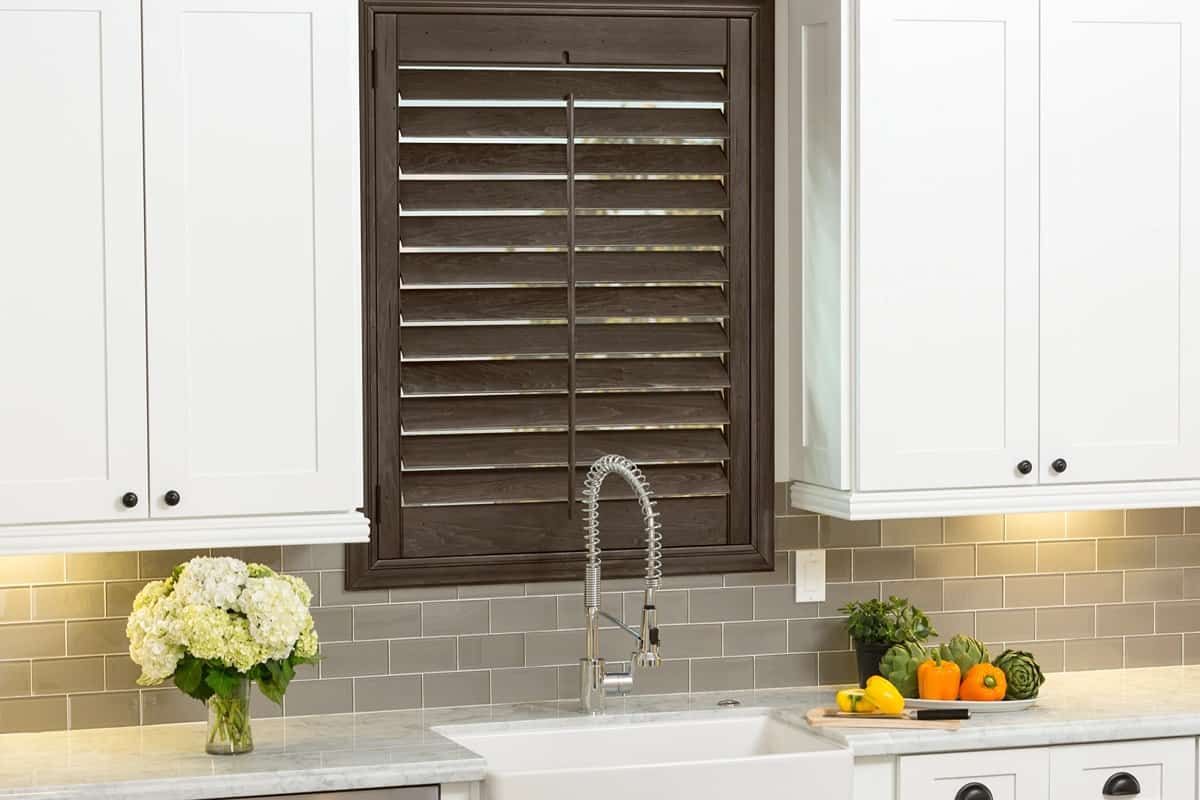 Hunter Douglas Heritance® Wood Shutters in a modern farmhouse design near Vacaville, California (CA)