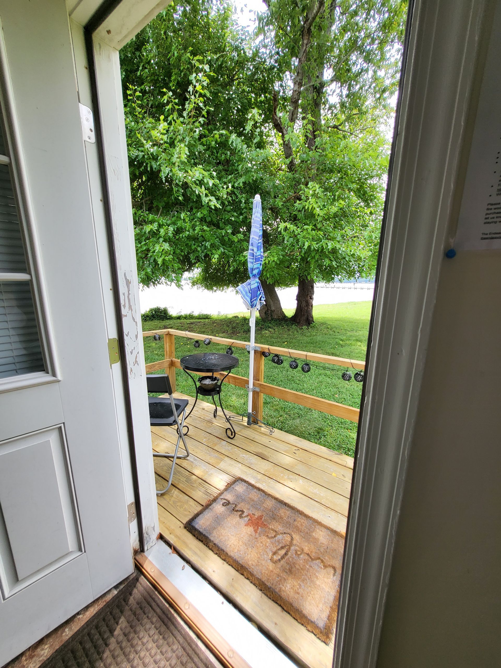 Libras Lookout studio, waterfront porch seating
