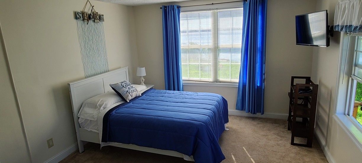 Libras Lookout queen size bed