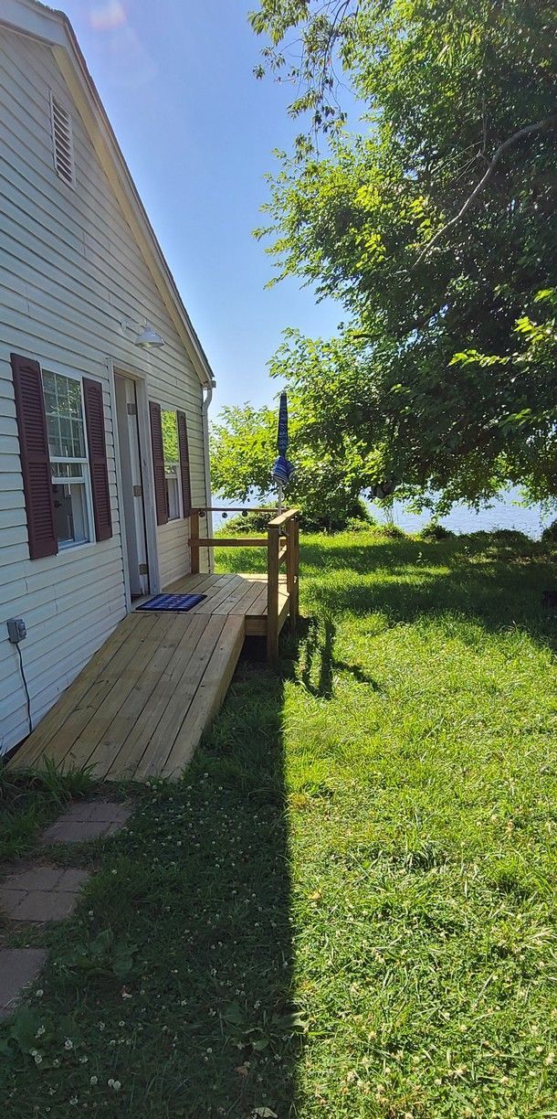 Libras Lookout entrance, handicap accessible ramp. 