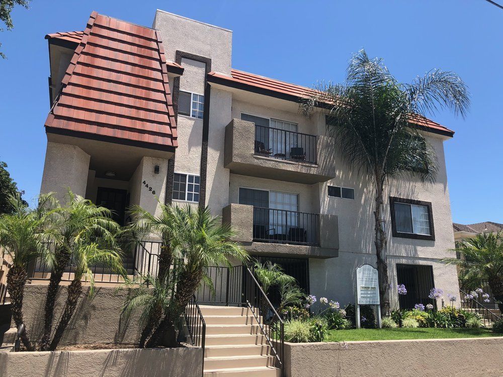 4426 Cahuenga