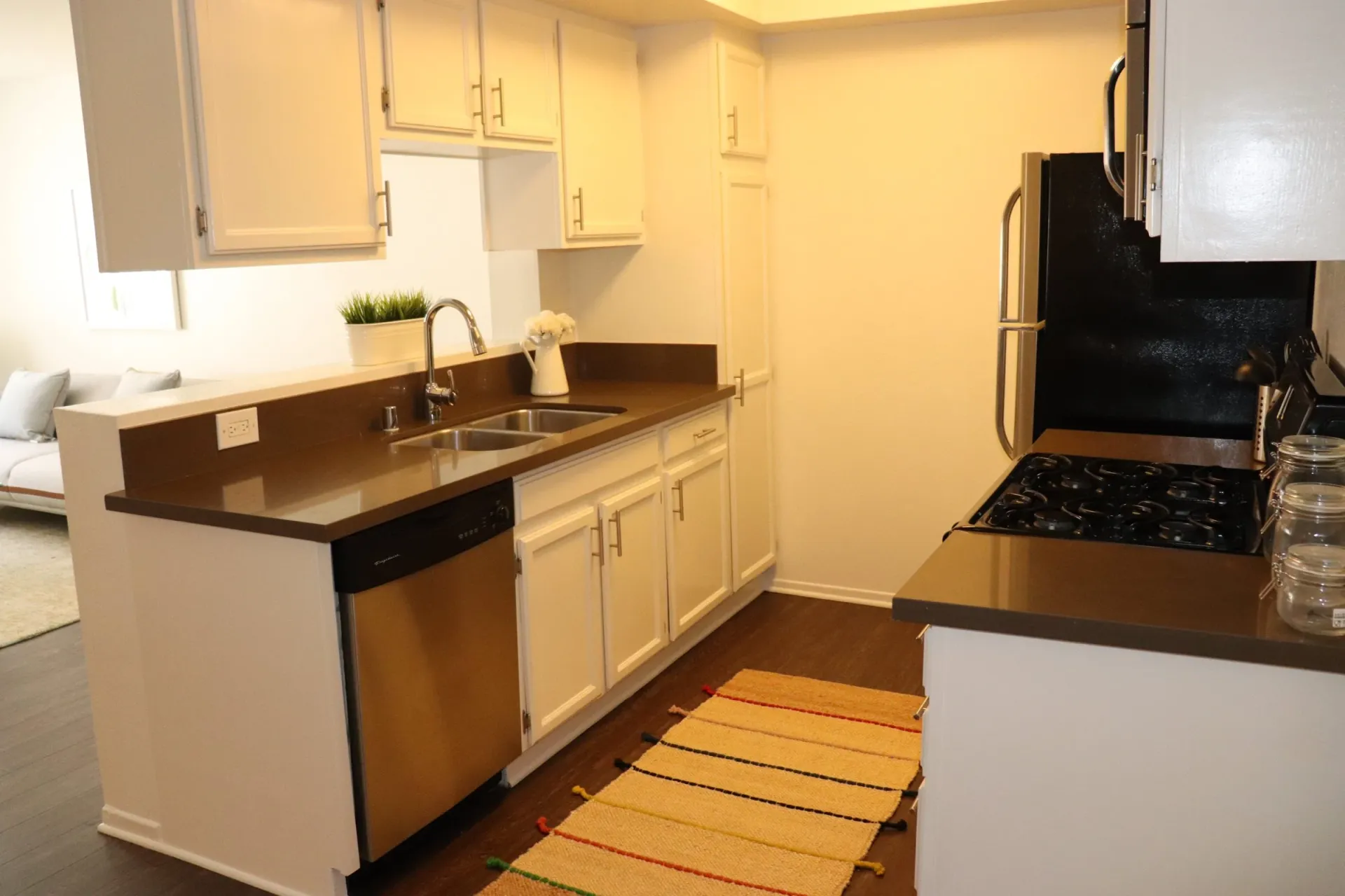 4426 Cahuenga Property Image