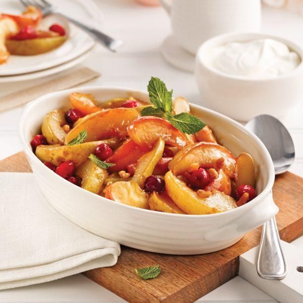 Pommes et poires rôties aux noix et à la cannelle, dessert d'automne