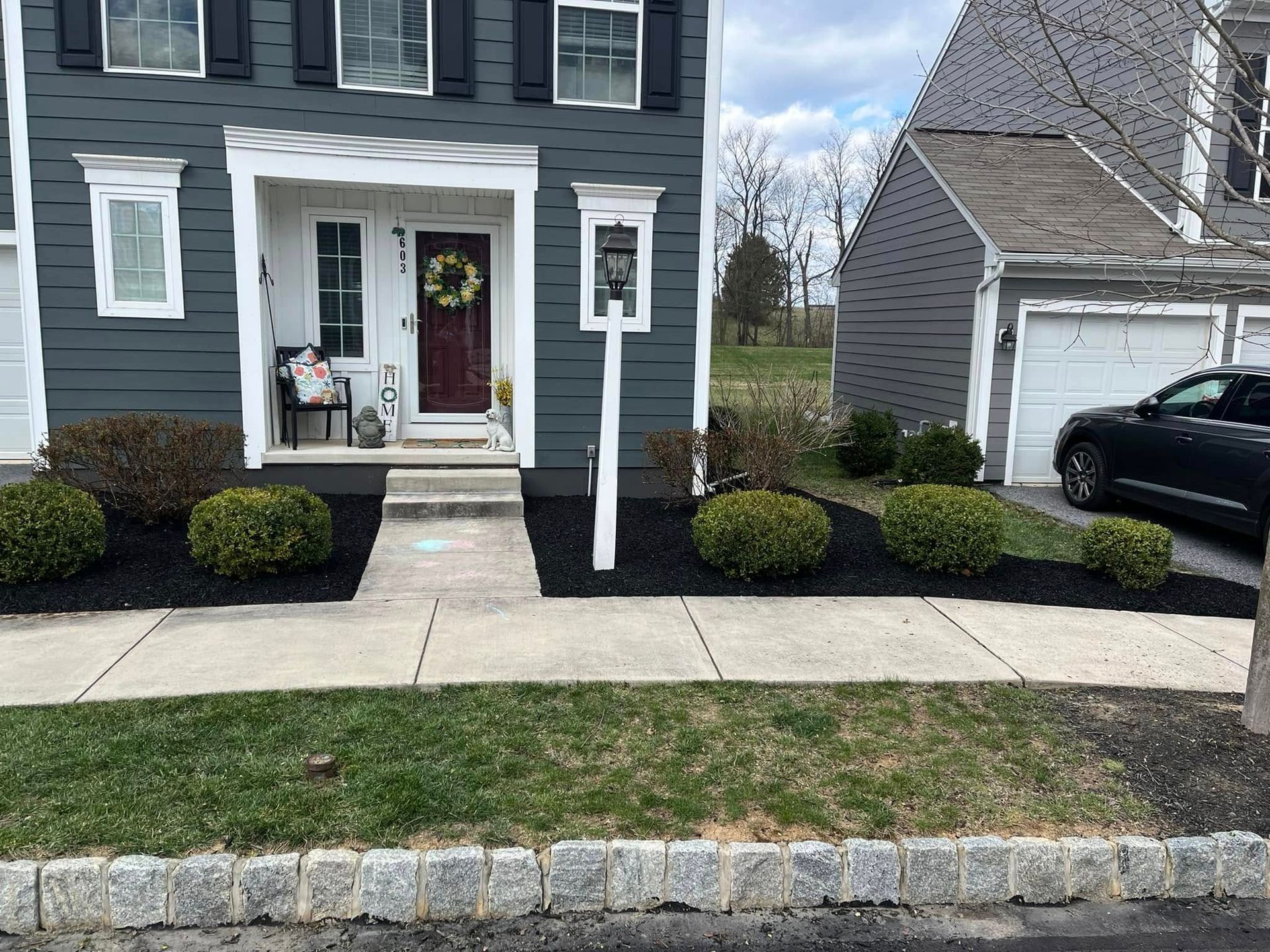 PRIMETIME Lawn care - front property mulching