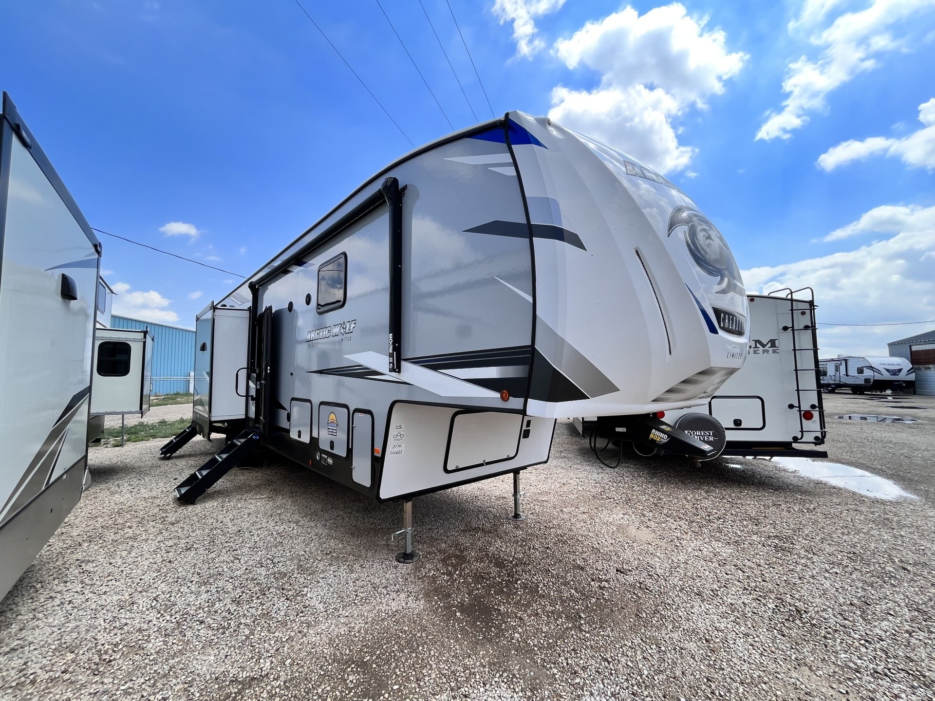 New RVs for Sale Amarillo, TX Custom RV Inc.