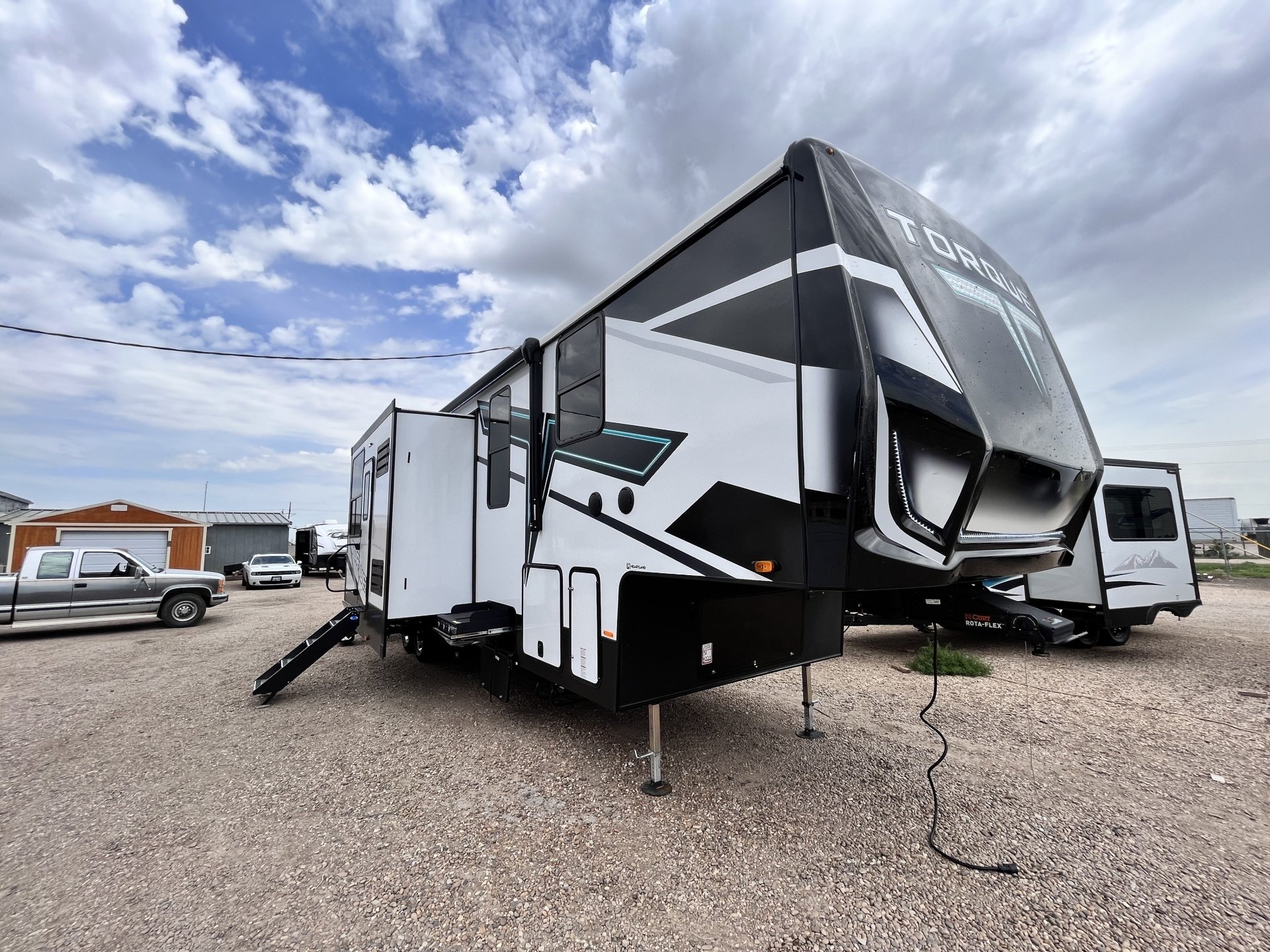 New RVs for Sale Amarillo, TX Custom RV Inc.