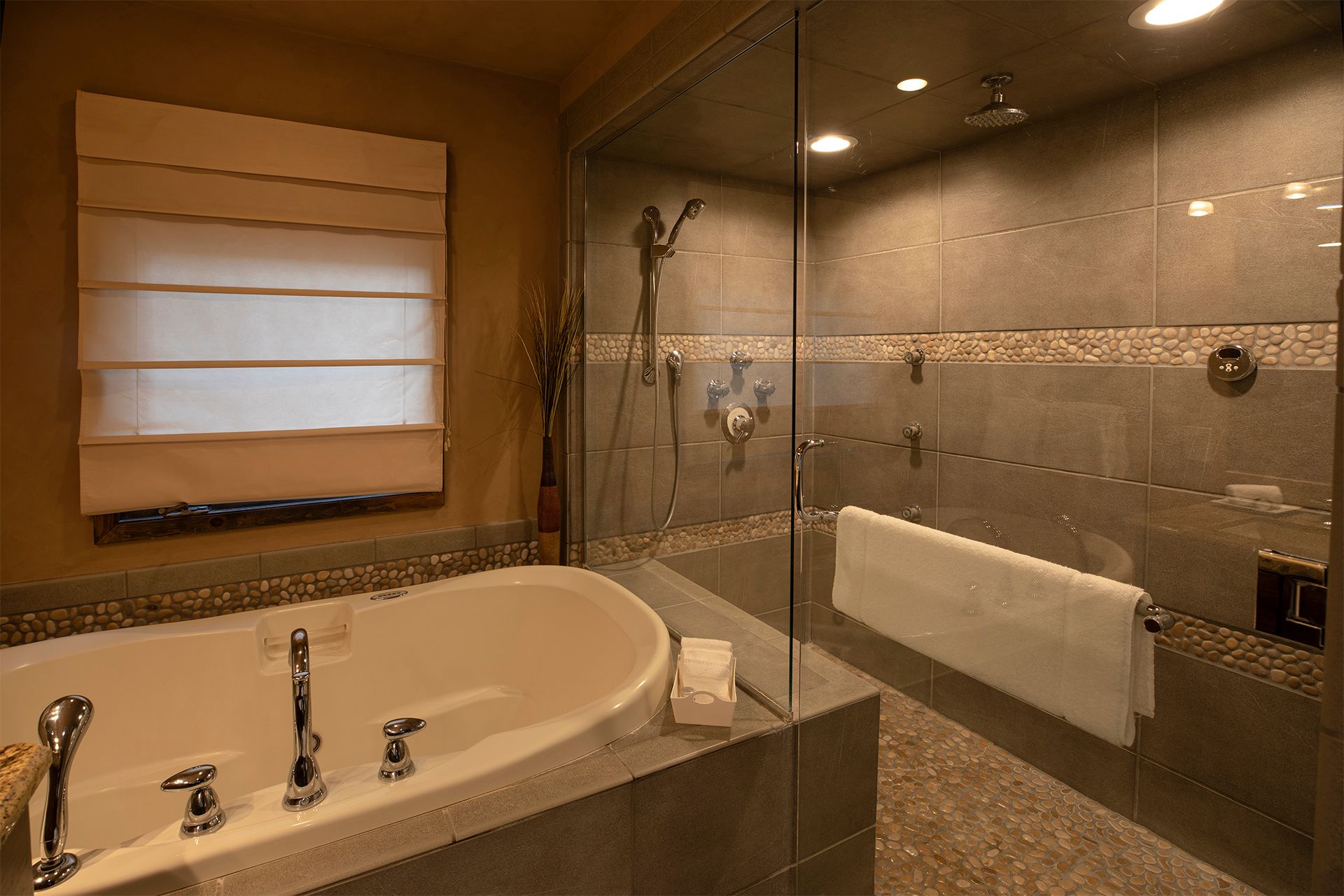 Casita tub and shower