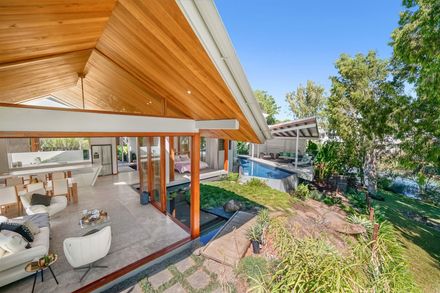 Front Yard — Bungalow, QLD — Johnston Joinery Front Yard — Bungalow, QLD — Johnston Joinery