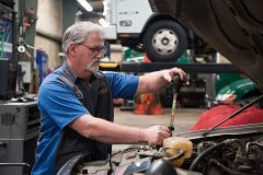 Repairing car bonnet | Joey's Truck & Auto Repair