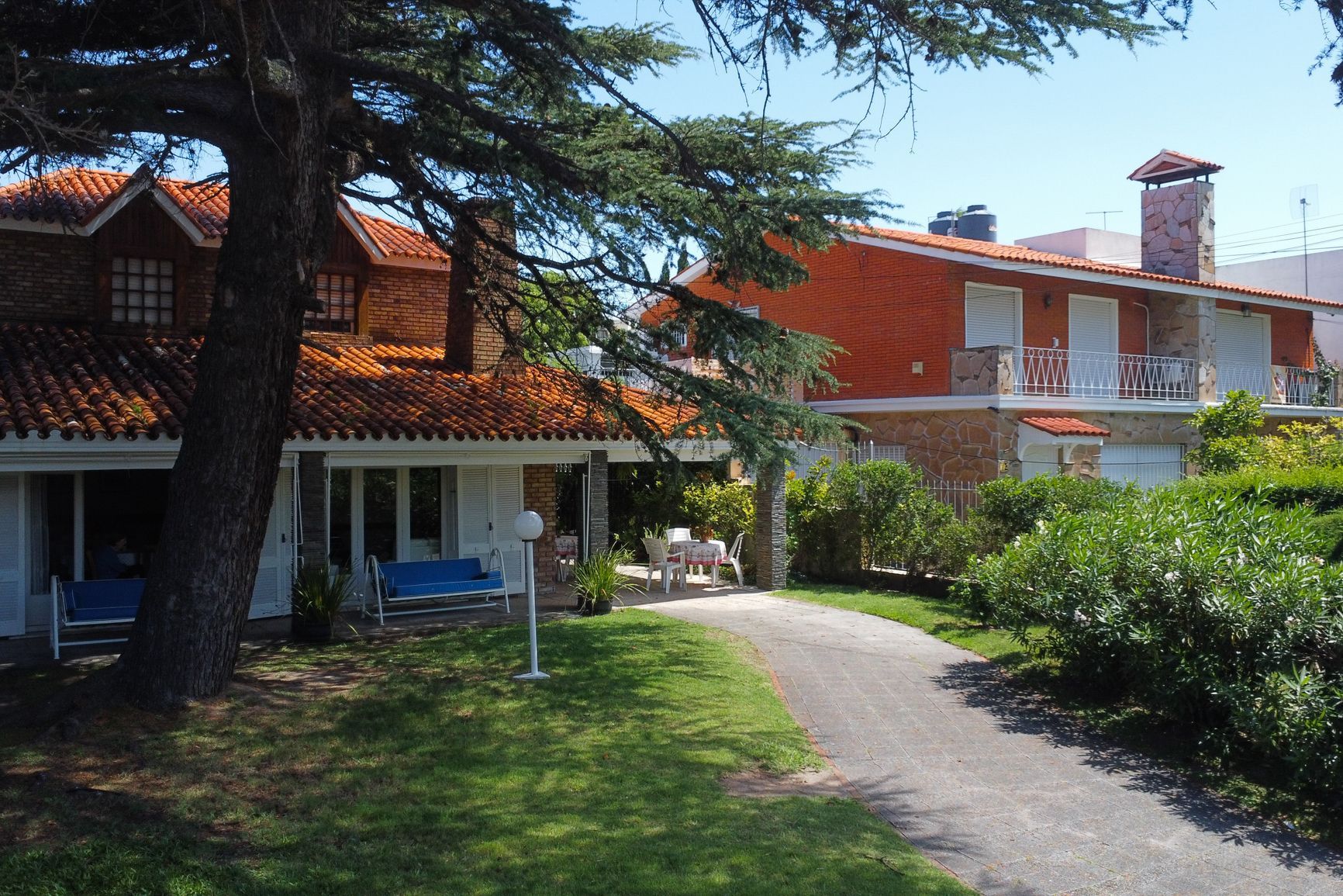 Las Gardenias I