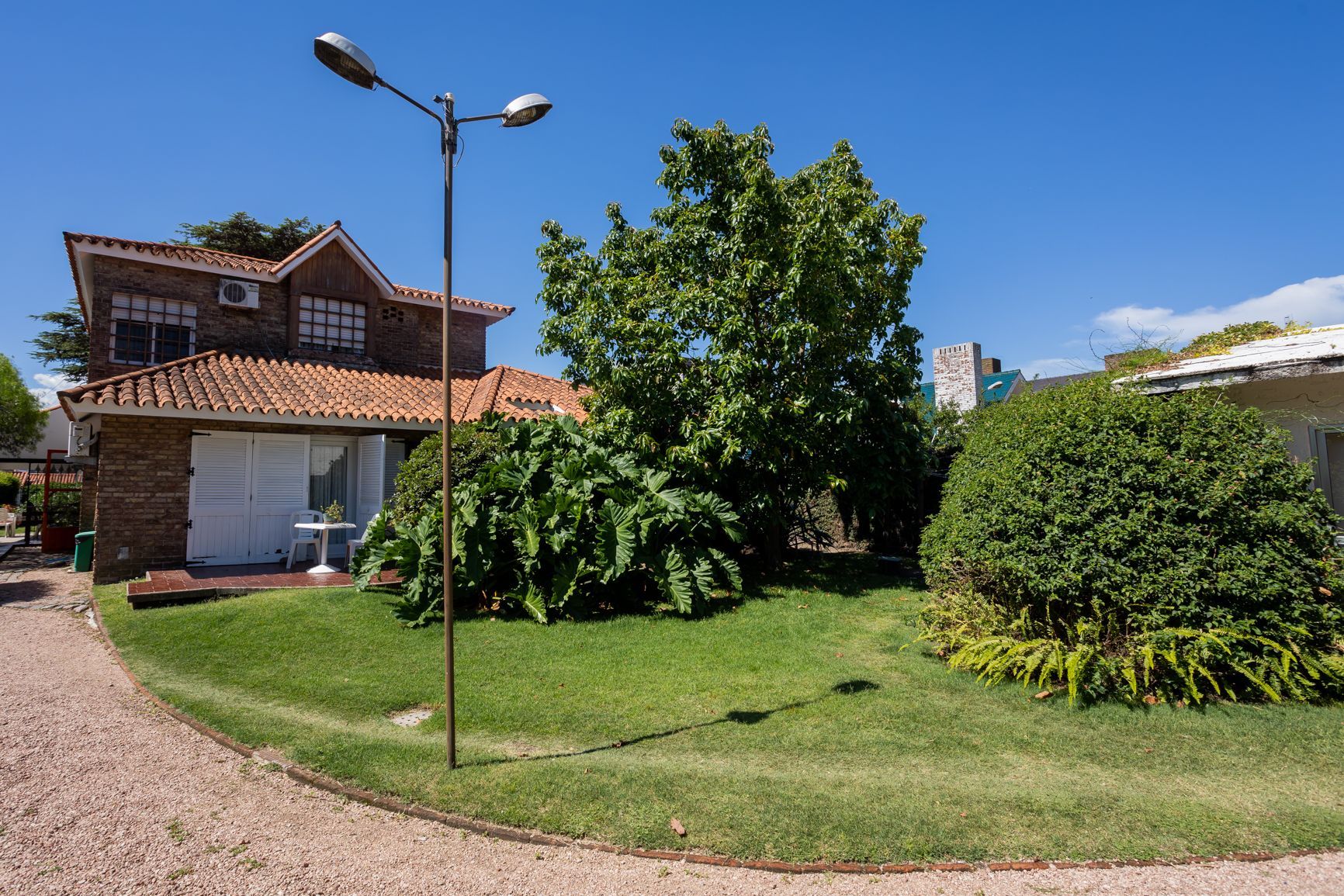 Las Gardenias I