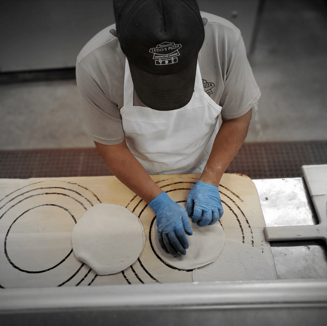 Employment — Countryside, IL — Ledo’s Pizza