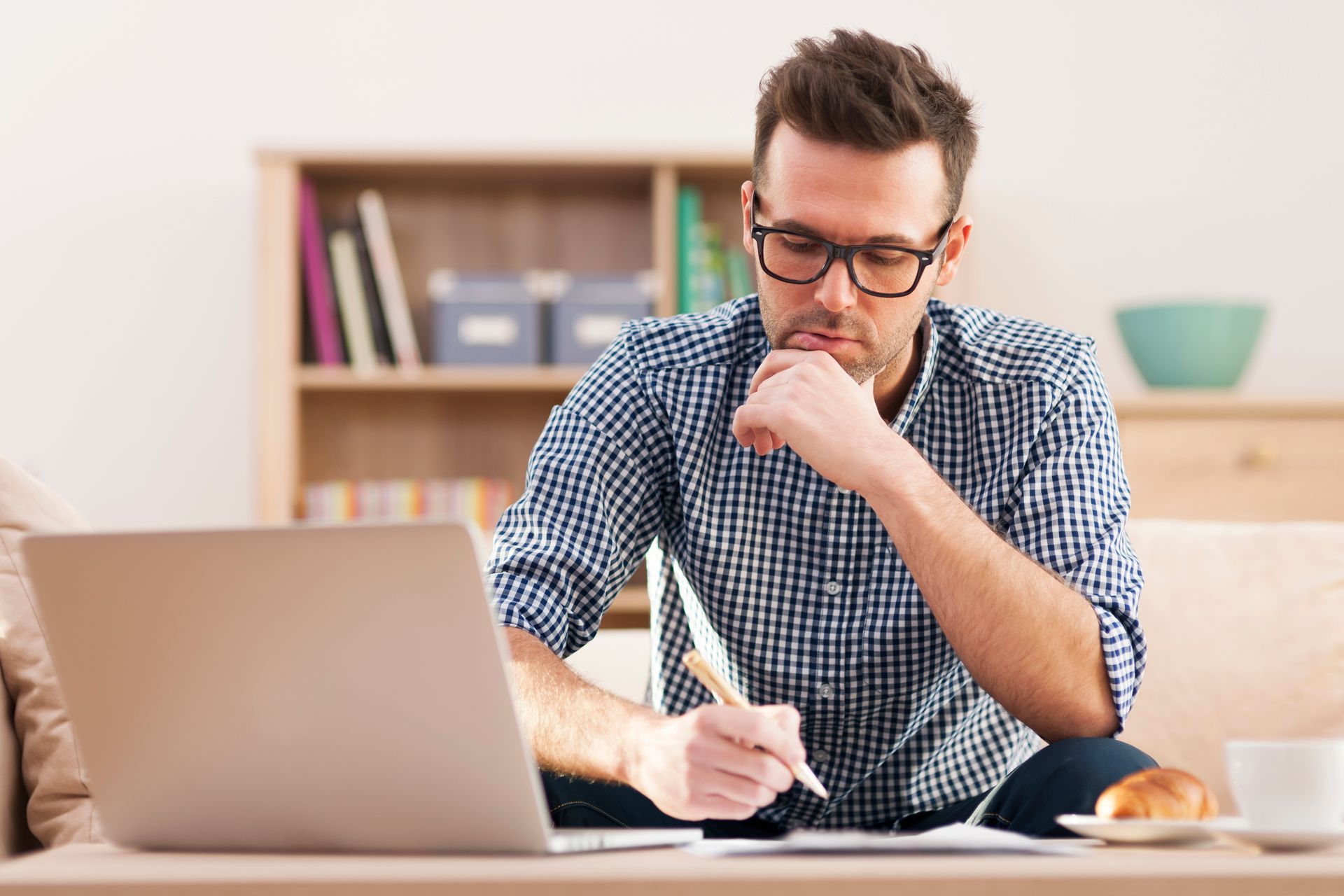 Professional analyzing market research and marketing strategy while using AI tools