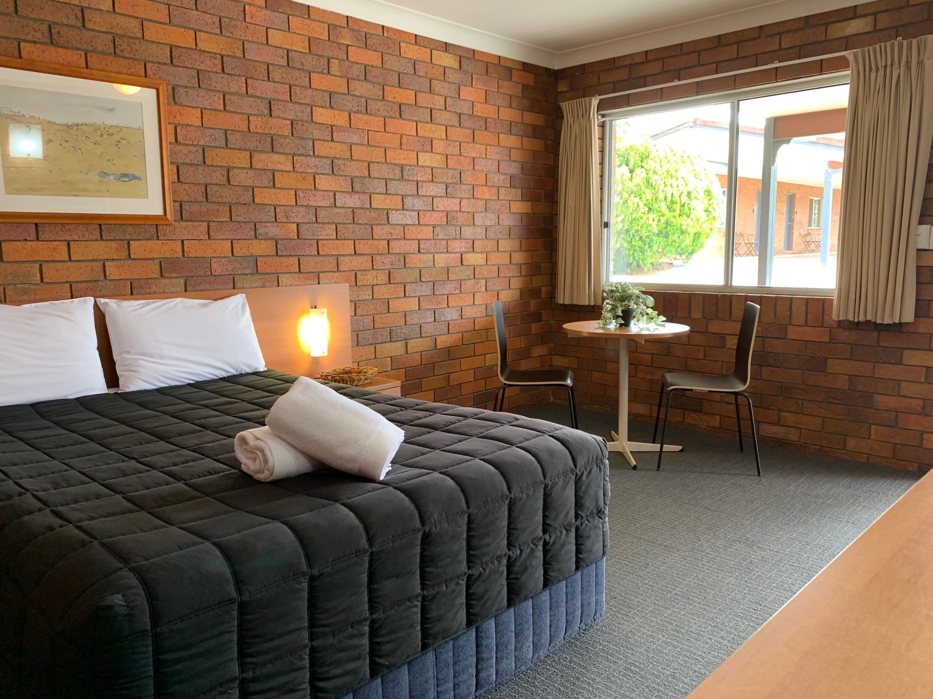 Motar Inj Peter Allen Motor Inn