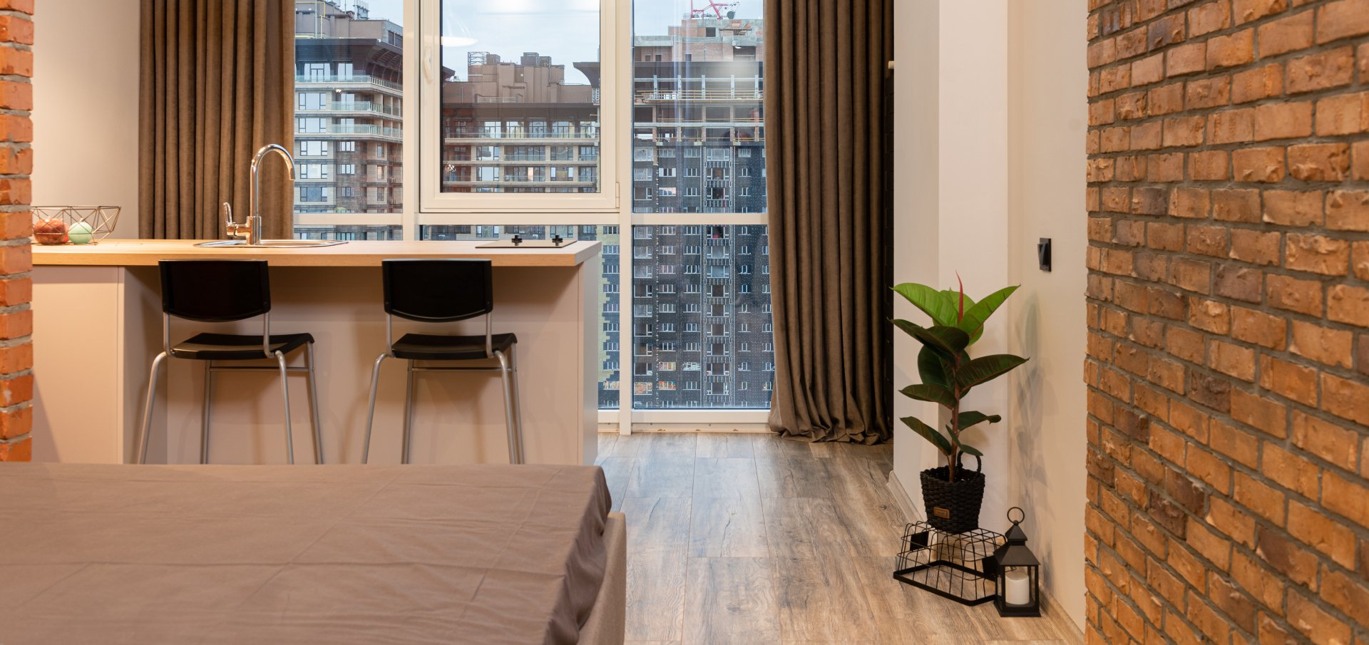 Vinyl vs. Laminate Flooring
