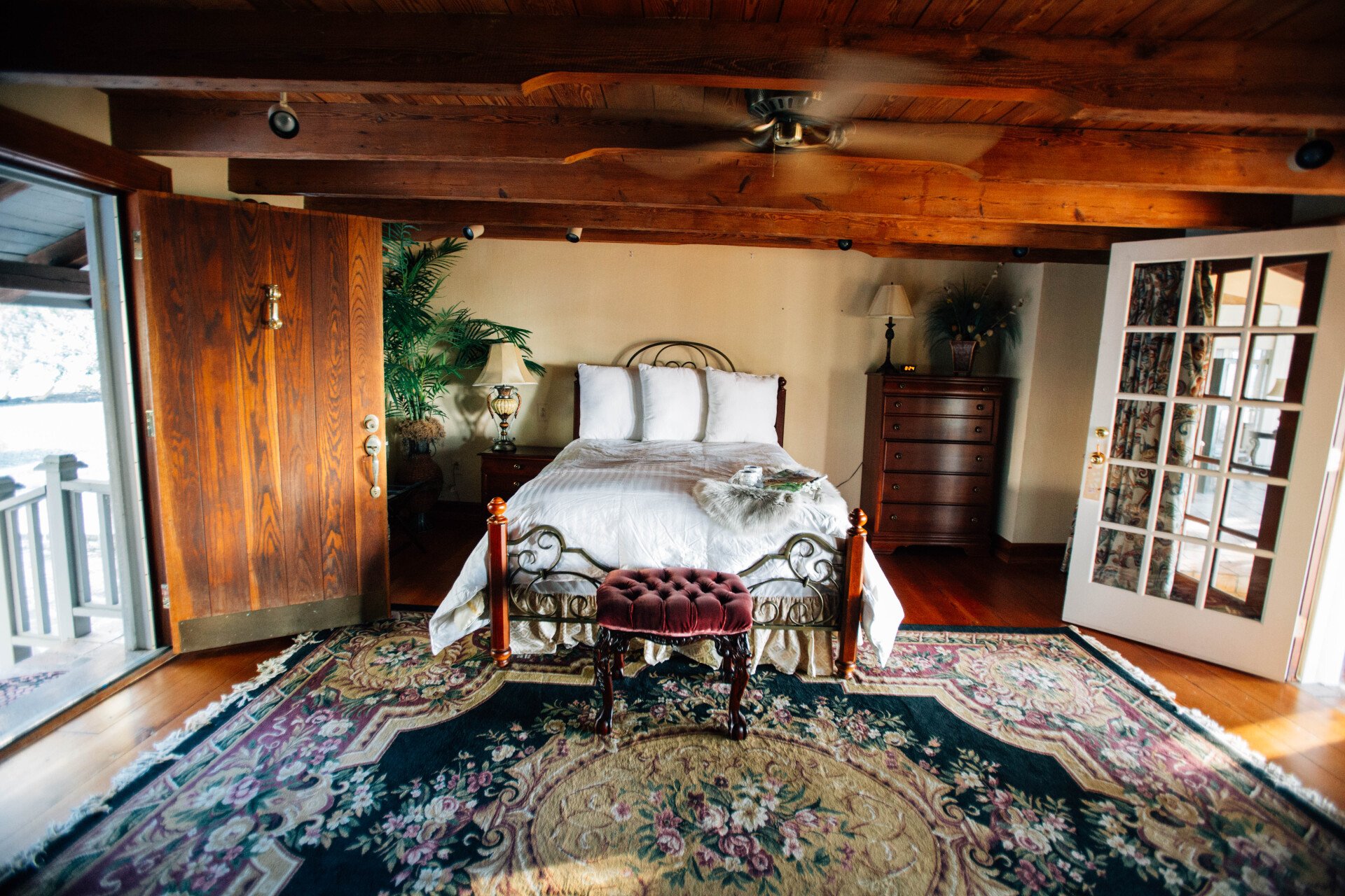 Windswept Luxury Lakefront Living