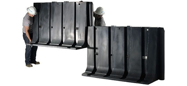 The water filled flood barrier is easily built with 2 people.